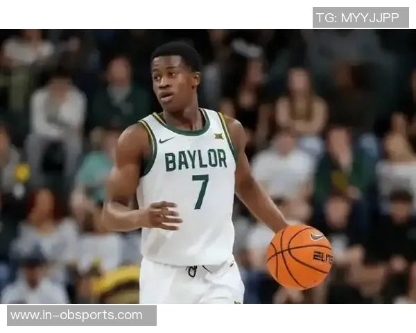 关键时刻不畏挑战埃奇库姆17投6中斩获17分8板9助攻表现出色