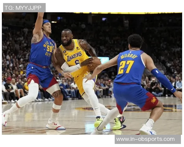 湖人失误频繁如被抄截马刺利用转换进攻给予惩罚